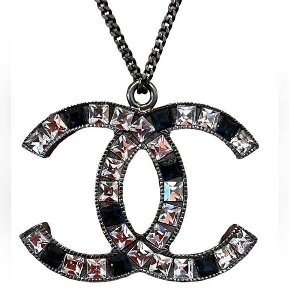 Chanel CC Rhinestone Necklace - Picture 3 of 8